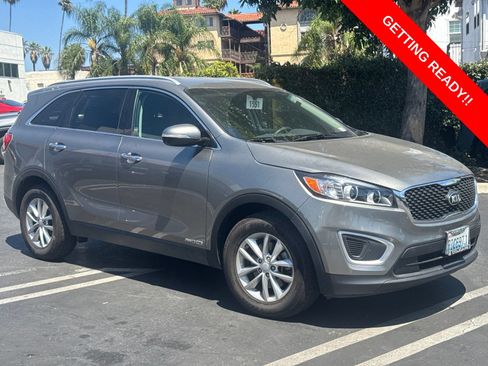 Used 2017 Kia Sorento AWD image 1