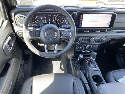 New 2026 Jeep Wrangler Unlimited Sahara AWD/4WD image 9
