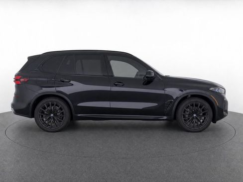 Used 2025 BMW X5 sDrive40i w/ M Sport Package RWD image 2