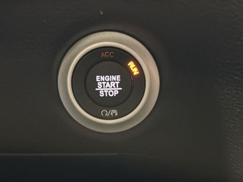 New 2026 Chrysler Pacifica Select AWD/4WD image 22