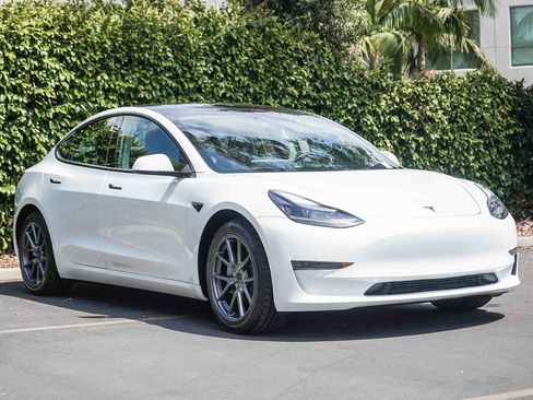 Used 2022 Tesla Model 3 Long Range AWD/4WD image 3
