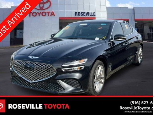 Used 2022 Genesis G70 2.0T image 1