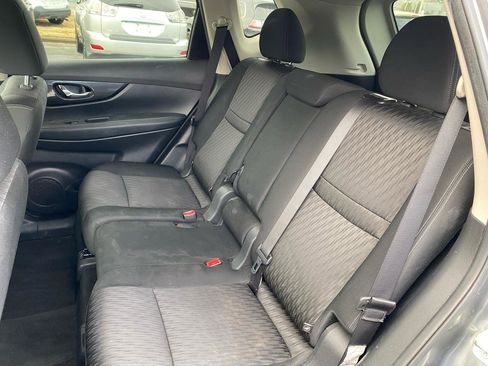 Used 2018 Nissan Rogue SV image 13