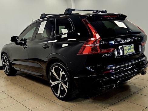 Used 2022 Volvo XC60 B5 R-Design w/ Advanced Package image 5