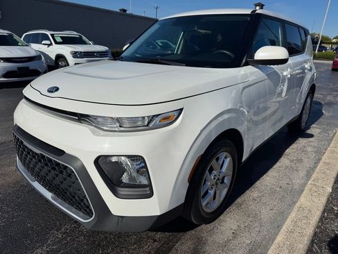Used 2021 Kia Soul LX FWD image 1