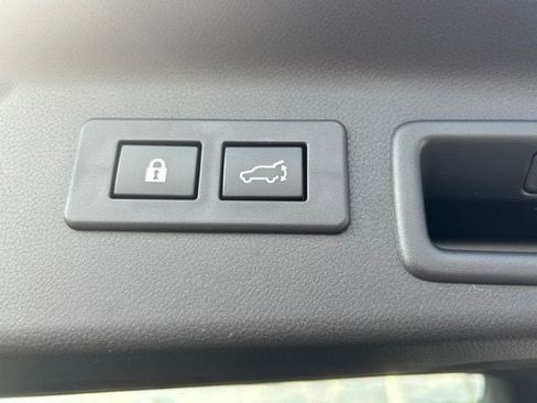 Used 2025 Subaru Forester Touring AWD/4WD image 11