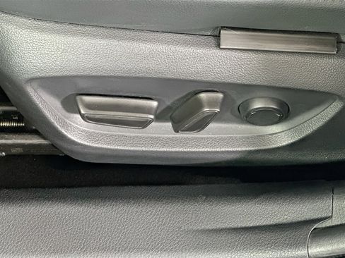 Used 2019 Toyota Camry XSE w/ Navigation Package image 13