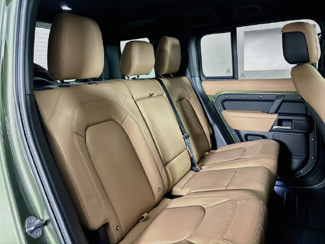 New 2026 Land Rover Defender 110 X-Dynamic SE AWD/4WD image 25
