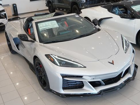 New 2026 Chevrolet Corvette E-Ray AWD/4WD image 4