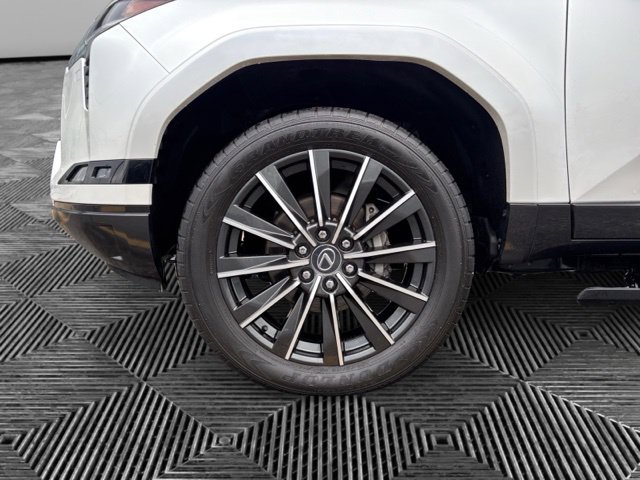 Used 2024 Lexus GX 550 w/ Accessory Package (2T) AWD/4WD image 30