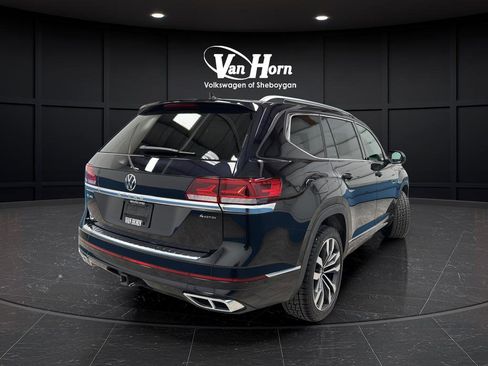 Used 2023 Volkswagen Atlas SEL Premium image 3