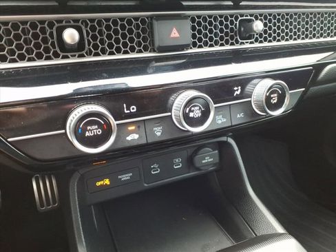 Used 2025 Honda Civic Sport image 25