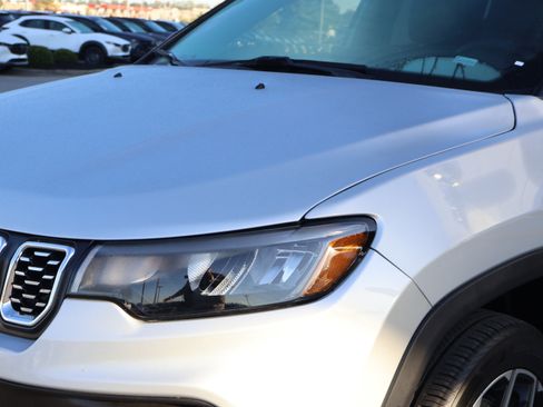 Used 2024 Jeep Compass Limited image 10