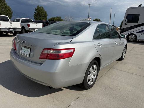 Used 2007 Toyota Camry LE FWD image 3