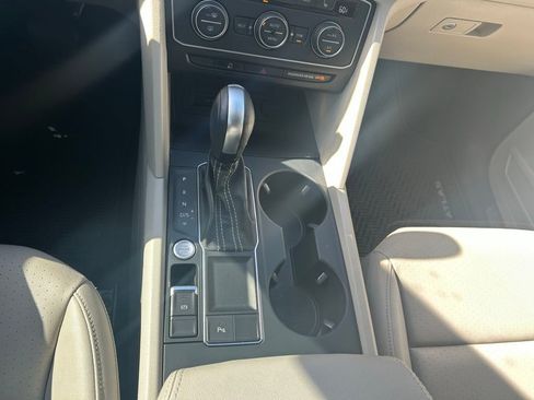 Used 2021 Volkswagen Atlas SE w/ Panoramic Sunroof Package image 60