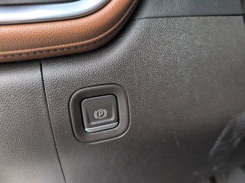 Used 2022 Chevrolet Silverado 2500 High Country w/ Z71 Off-Road Package image 21