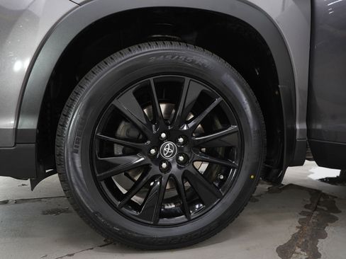 Used 2019 Toyota Highlander SE image 34