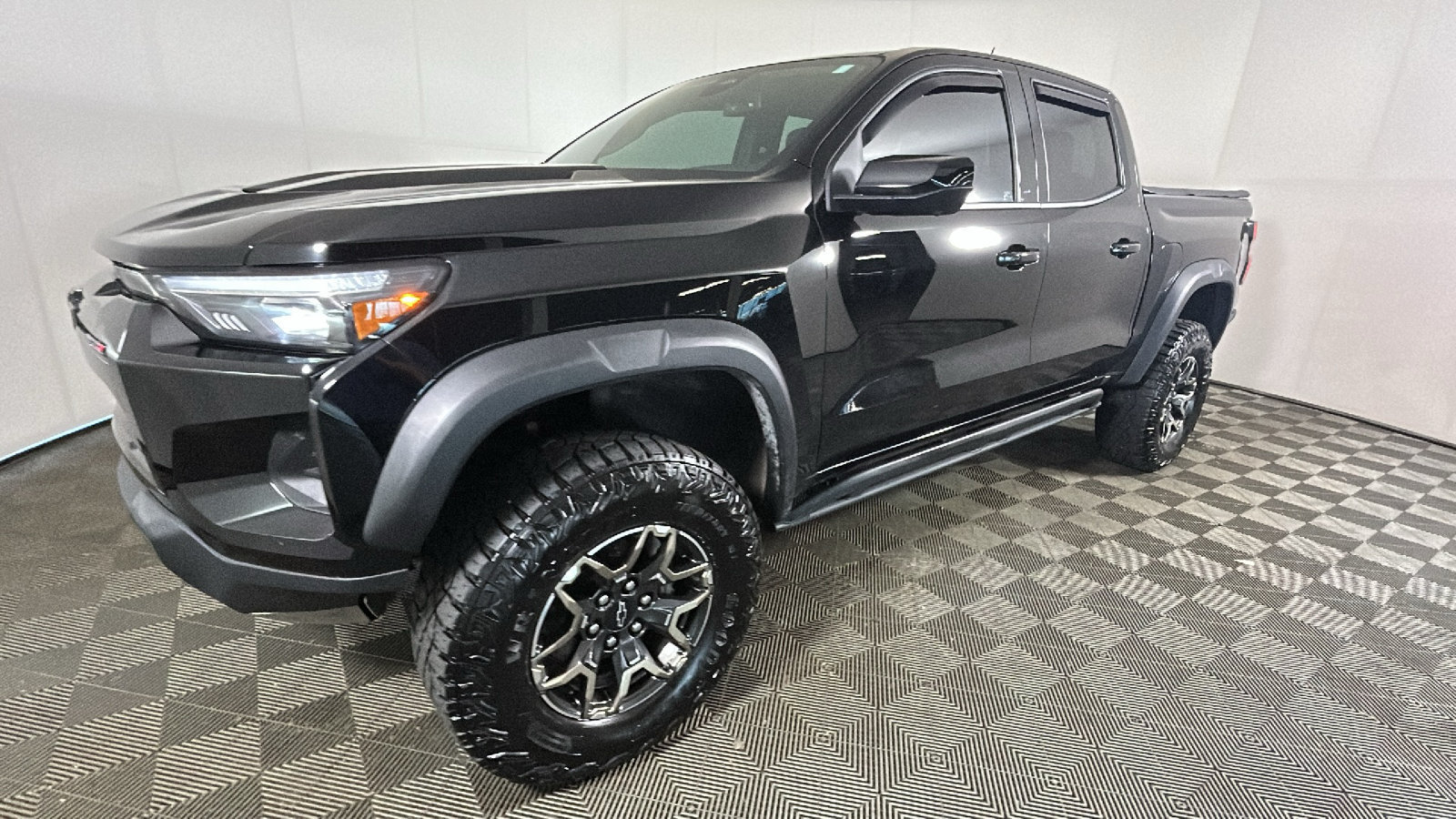 Used 2024 Chevrolet Colorado ZR2 w/ ZR2 Convenience Package III AWD/4WD image 8