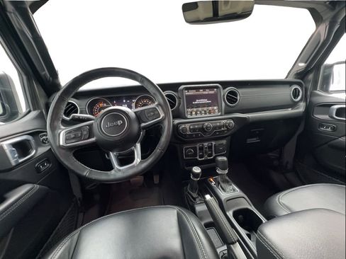 Used 2022 Jeep Wrangler Unlimited Sahara w/ Cold Weather Group AWD/4WD image 31