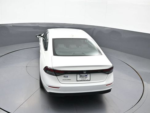 Certified 2024 Honda Accord EX image 39