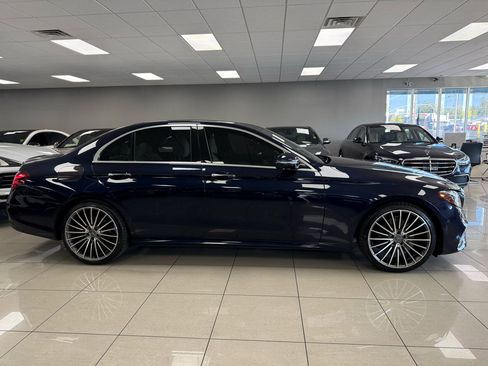 Used 2017 Mercedes-Benz E 300 4MATIC image 5