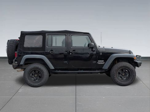 Used 2016 Jeep Wrangler Unlimited Sport w/ Connectivity Group image 7