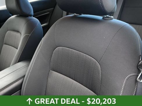 Used 2025 Nissan Altima 2.5 SV FWD image 19