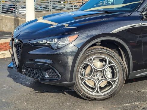 New 2025 Alfa Romeo Stelvio Sprint w/ Convenience Package image 2