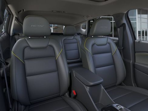 Used 2026 Chevrolet Trax ACTIV w/ Sunroof Package FWD image 16