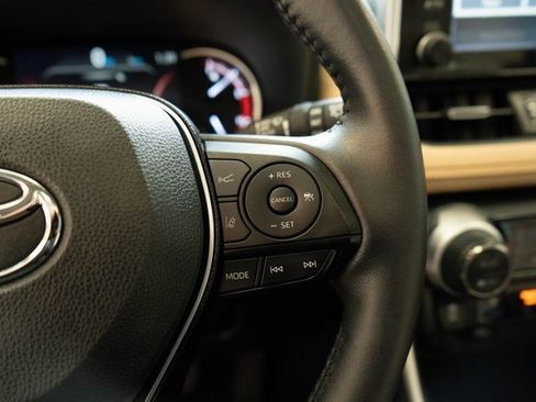 Used 2019 Toyota RAV4 Limited image 24