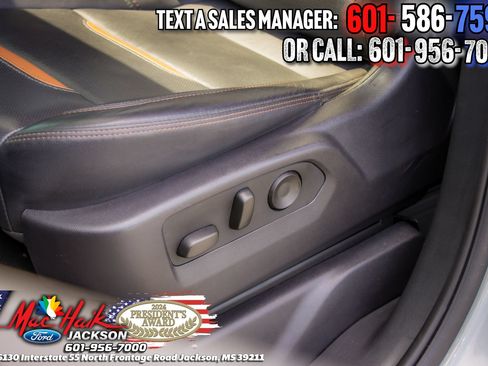 Used 2025 GMC Sierra 2500 AT4 w/ AT4 Premium Plus Package AWD/4WD image 10