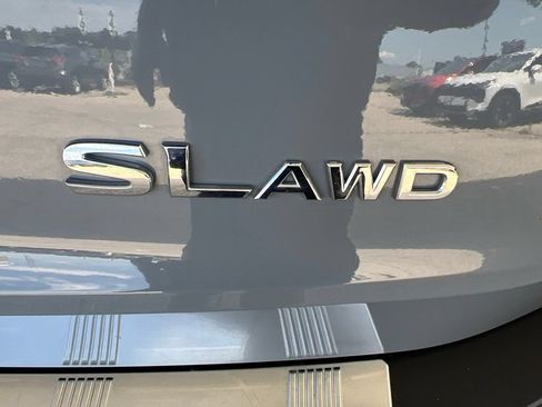 Used 2023 Nissan Rogue SL AWD/4WD image 33