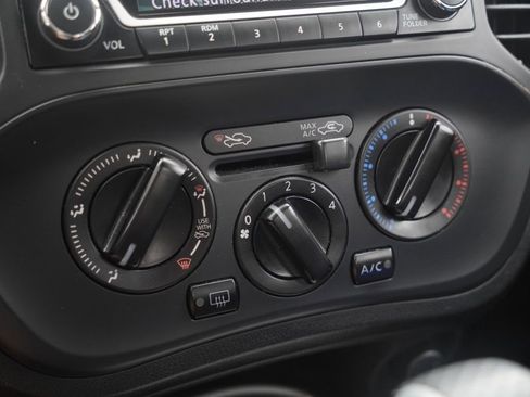 Used 2016 Nissan Juke S image 13