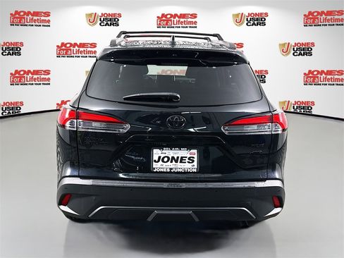 Certified 2022 Toyota Corolla Cross XLE image 15