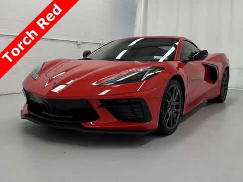 Used 2025 Chevrolet Corvette Stingray Preferred Cpe w/ 2LT image 4