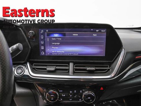 Used 2024 Chevrolet Trax RS w/ Driver Confidence Package FWD image 12