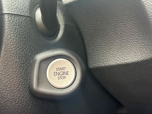 Used 2012 Volkswagen Eos Executive FWD image 30
