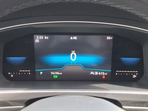 Certified 2022 Volkswagen Tiguan SE R-Line image 21