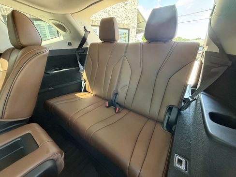 Used 2024 Acura MDX SH-AWD w/ Advance Package image 12