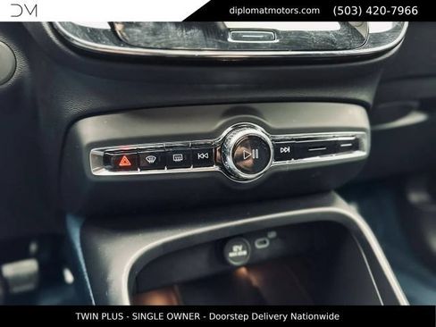 Used 2023 Volvo C40 P8 Recharge Plus AWD/4WD image 32