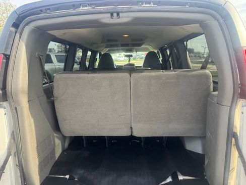 Used 2014 GMC Savana 3500 LS image 13
