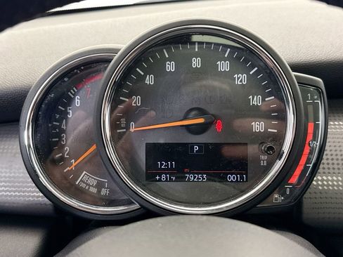Used 2018 MINI Cooper 4-Door Hardtop FWD image 32
