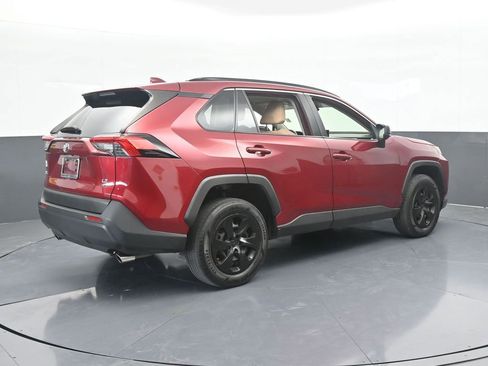 Used 2019 Toyota RAV4 LE image 6