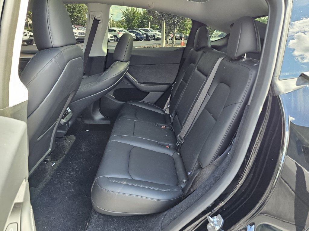 Used 2025 Tesla Model Y Long Range RWD image 15
