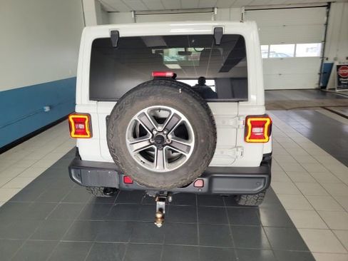 Used 2020 Jeep Wrangler Unlimited Sahara image 6