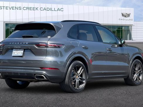 Used 2022 Porsche Cayenne AWD/4WD image 3