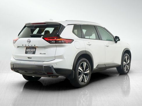 Used 2024 Nissan Rogue SL image 5