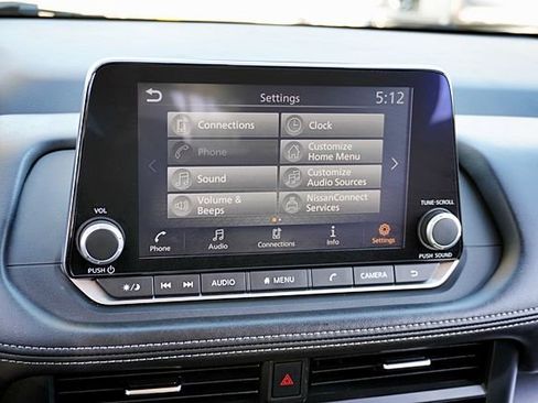 Used 2024 Nissan Rogue SV FWD image 26