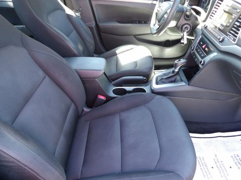 Used 2018 Hyundai Elantra SE FWD image 16