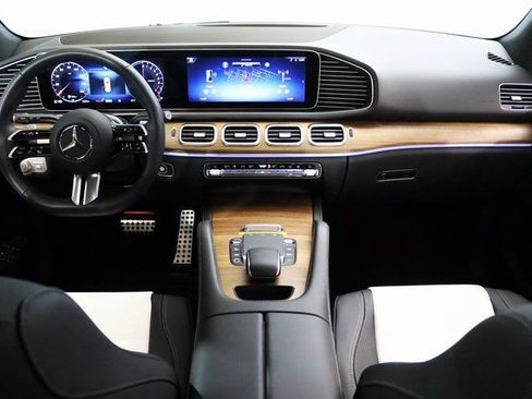 Used 2025 Mercedes-Benz GLE 450e 4MATIC w/ AMG Line Interior image 23